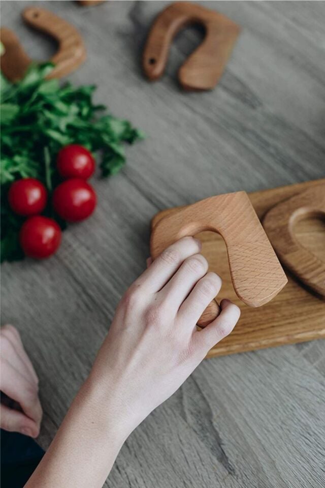 Ahşap Çocuk Bıçağı ve Özel Kesme Tahtası Seti